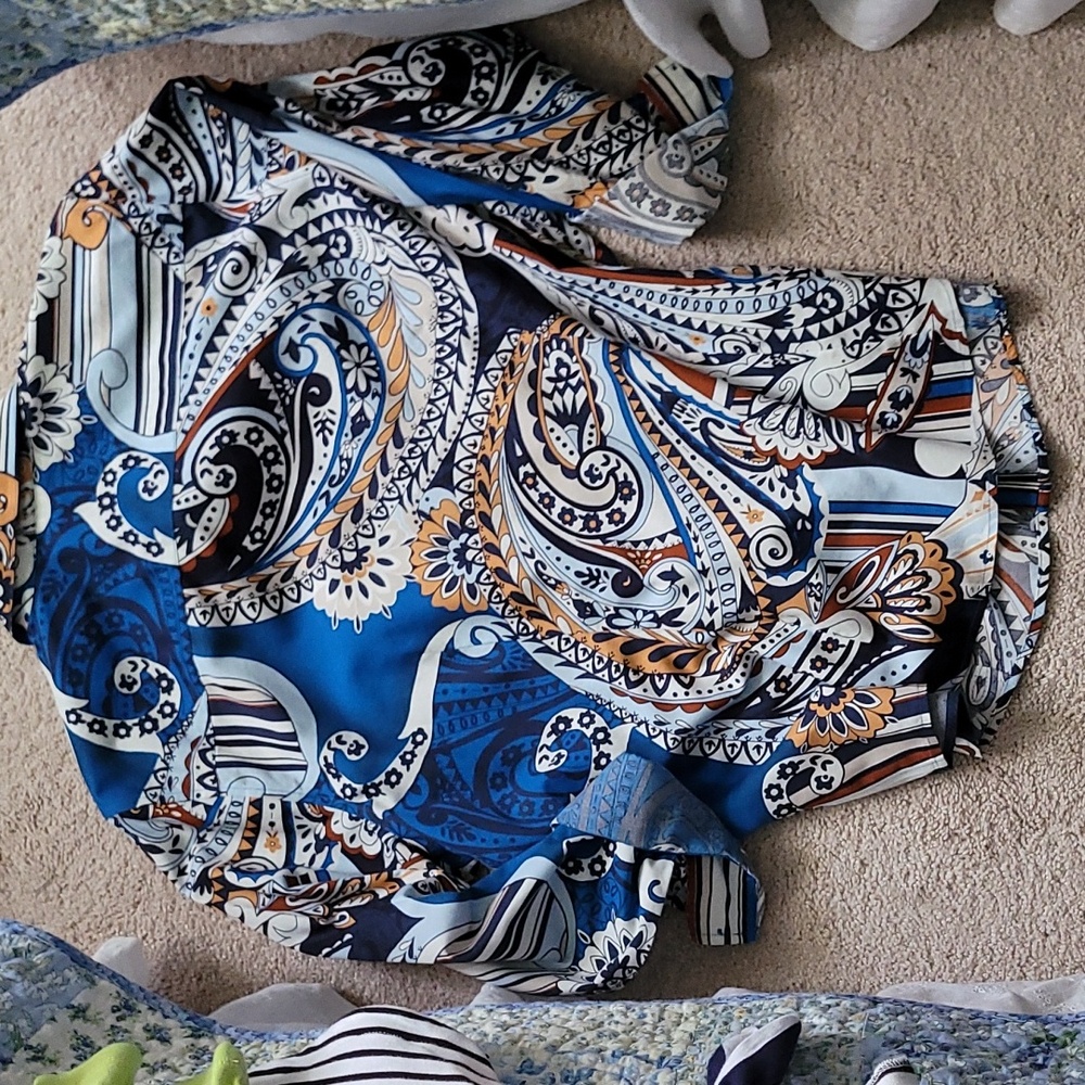 Chico's(3)=16/XL. Blue Paisley No-Iron Shirt. - Picture 5 of 12
